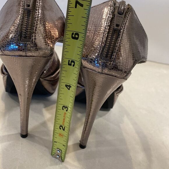CARLOS SANTANA’S CALIENTE-PEWTER SNAKESKIN PRINT CRISSCROSS PLATFORM HEEL SZ 7.5 - Picture 13 of 16